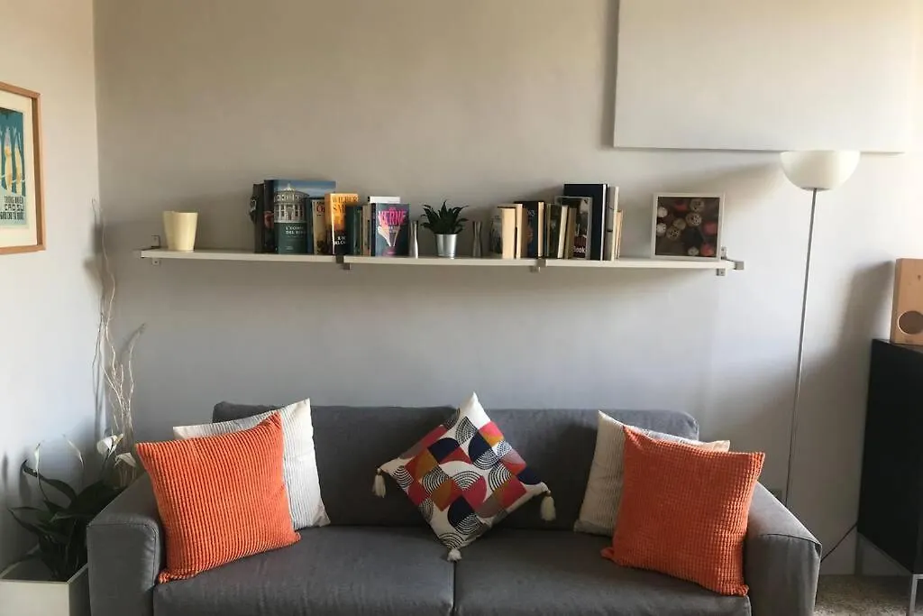Apartment Sunny Top Floor In San Frediano Florence